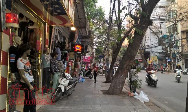Quận Hoàn Kiếm (Hà Nội) mạnh tay với vi phạm lấn chiếm vỉa hè ảnh 5